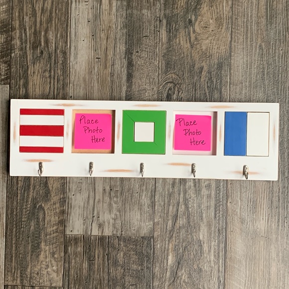 Frame w/hooks - Picture 4 of 6